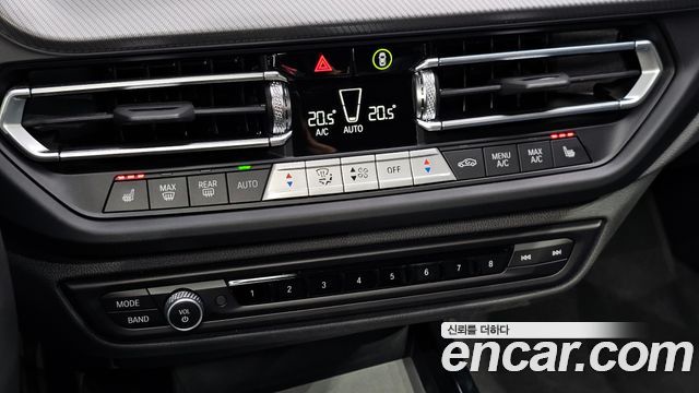 BMW 1-Series 2023 — photo 29