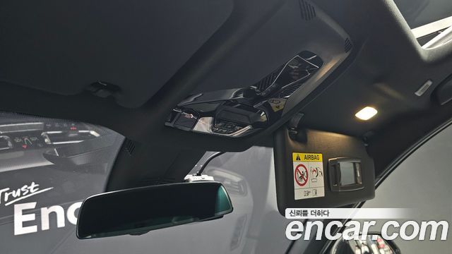 BMW 1-Series 2023 — photo 33