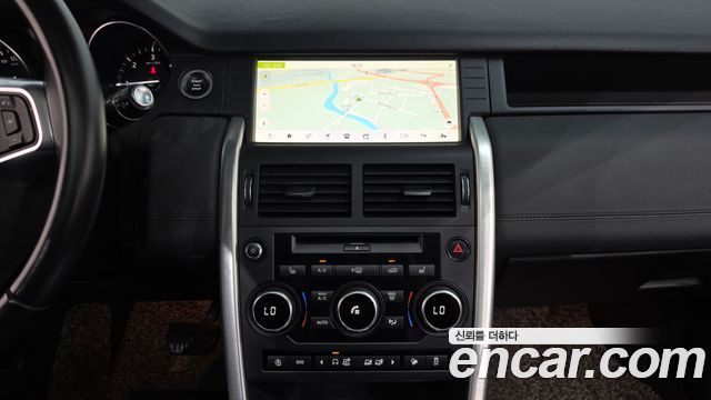 Land Rover Discovery Sport 2018 — photo 19