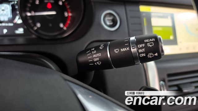 Land Rover Discovery Sport 2018 — photo 28