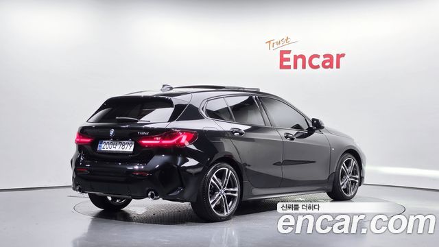 BMW 1-Series 2021 — photo 2