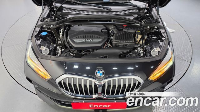 BMW 1-Series 2021 — photo 6