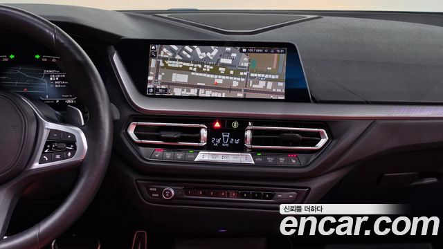 BMW 1-Series 2021 — photo 21