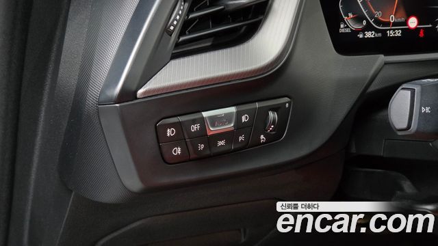 BMW 1-Series 2021 — photo 24