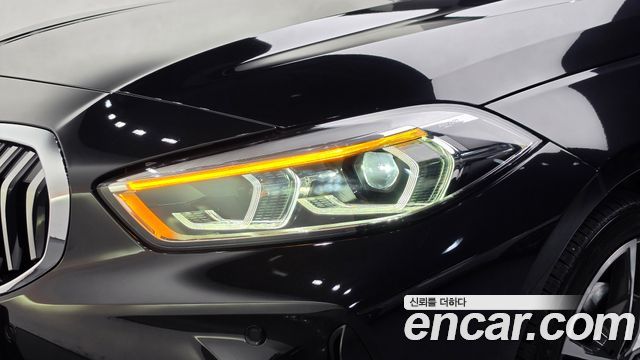 BMW 1-Series 2021 — photo 8