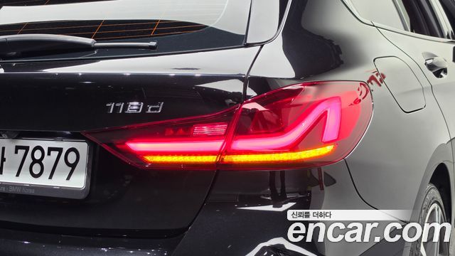 BMW 1-Series 2021 — photo 9