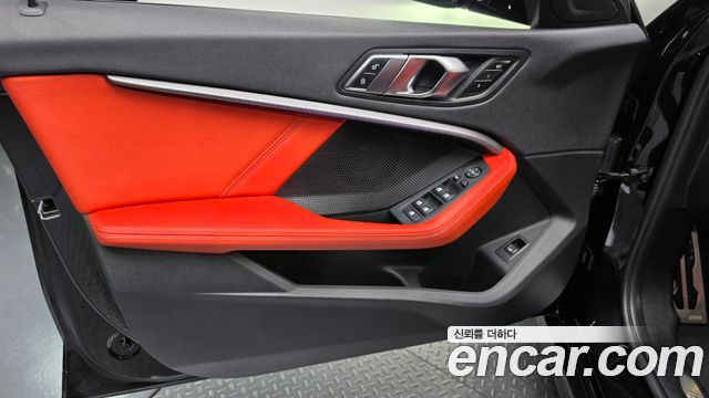 BMW 1-Series 2021 — photo 14