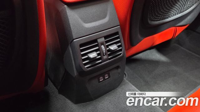 BMW 1-Series 2021 — photo 29