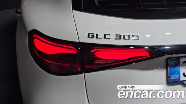 Mercedes-Benz GLC-Class 2026 — photo 9