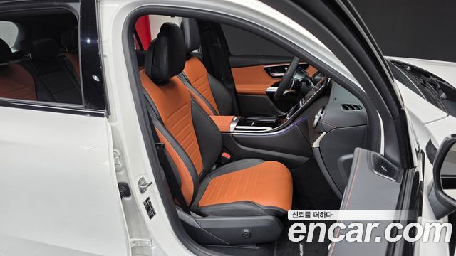 Mercedes-Benz GLC-Class 2026 — photo 16