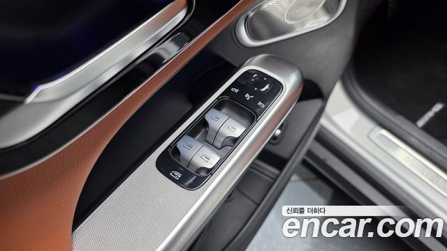 Mercedes-Benz GLC-Class 2026 — photo 29