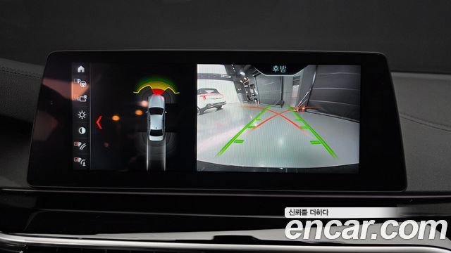 BMW 5-Series 2018 — photo 20