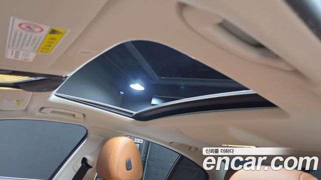 BMW 5-Series 2018 — photo 22