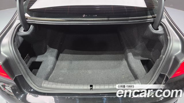BMW 5-Series 2018 — photo 24