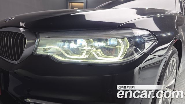 BMW 5-Series 2018 — photo 8