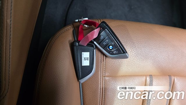 BMW 5-Series 2018 — photo 34