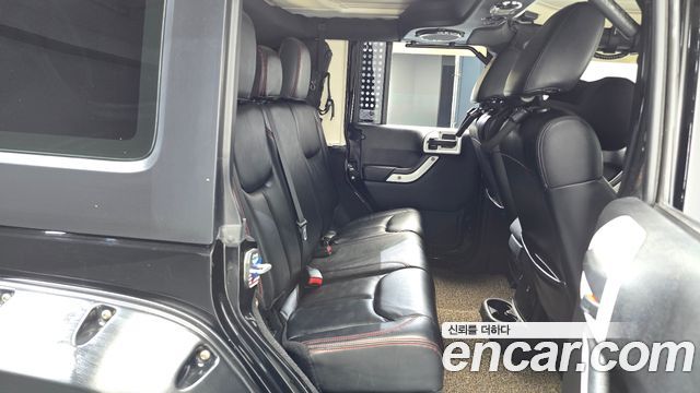 Jeep Wrangler 2012 — photo 11