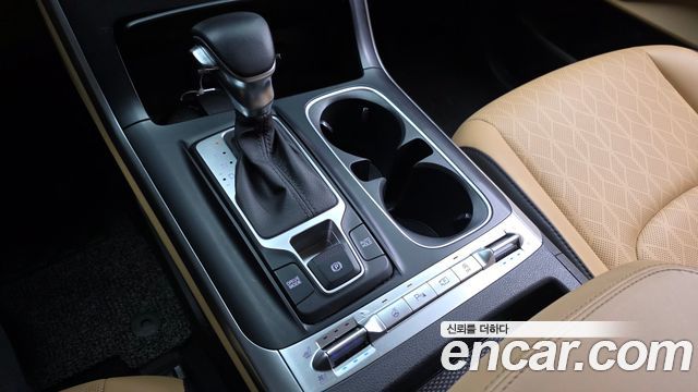 Kia Canival 2023 — photo 9