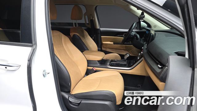 Kia Canival 2023 — photo 11