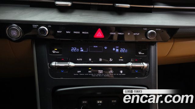 Kia Canival 2023 — photo 17