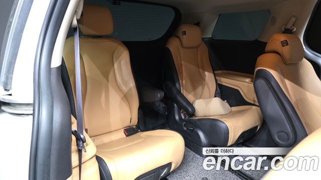 Kia Canival 2023 — photo 19