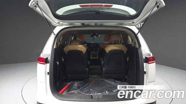Kia Canival 2023 — photo 20