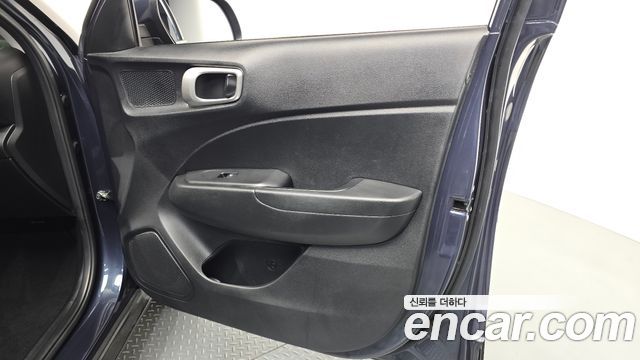 Hyundai Venue 2022 — photo 14