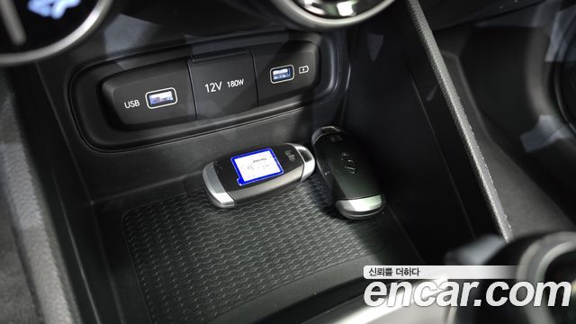 Hyundai Venue 2022 — photo 28
