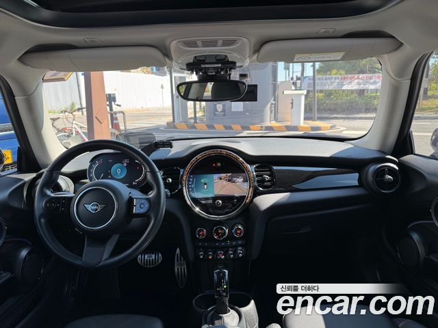 Mini Cooper 2022 — photo 7