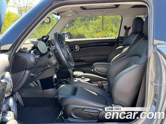Mini Cooper 2022 — photo 9