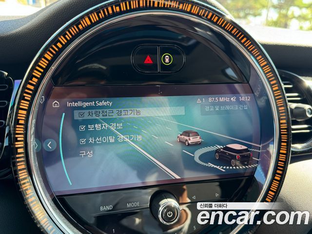 Mini Cooper 2022 — photo 14