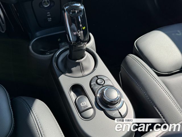 Mini Cooper 2022 — photo 16