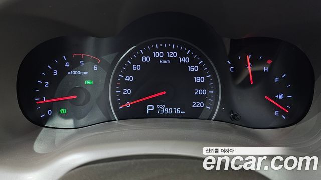 Kia Canival 2013 — photo 11