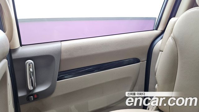Kia Canival 2013 — photo 15