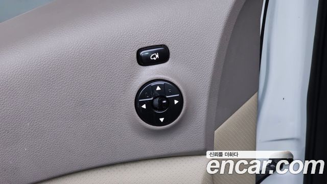 Kia Canival 2013 — photo 30