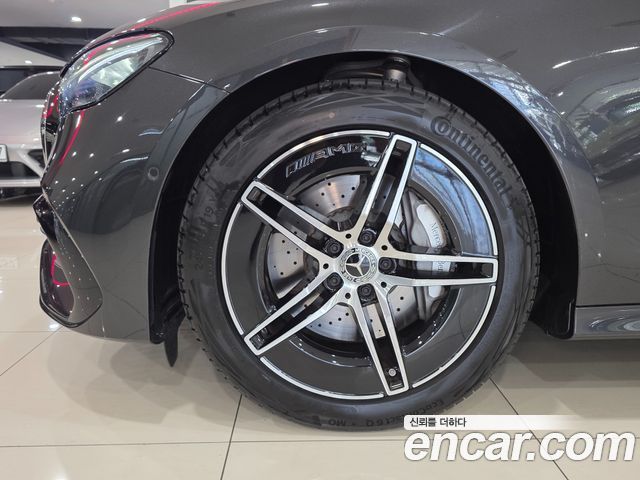 Mercedes-Benz E-Class 2026 — photo 5