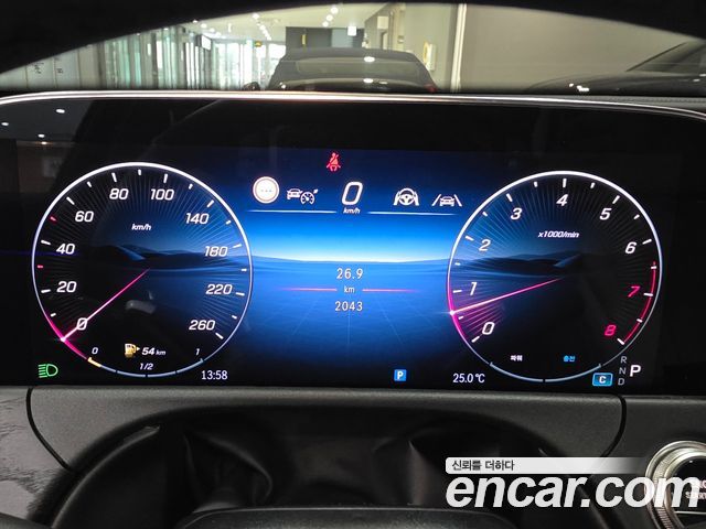 Mercedes-Benz E-Class 2026 — photo 8