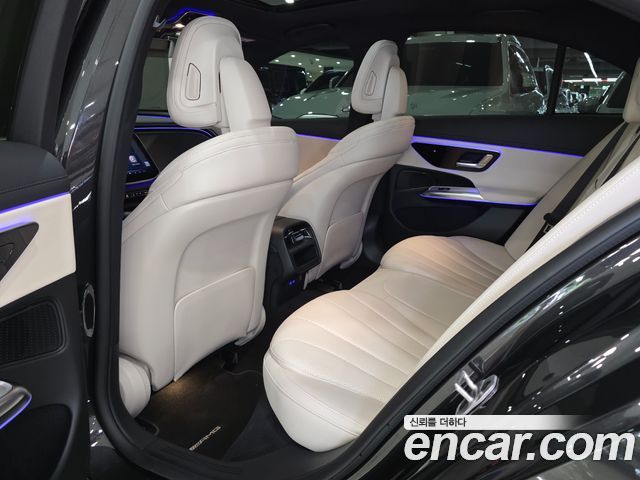 Mercedes-Benz E-Class 2026 — photo 12