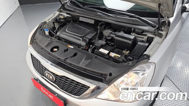 Kia Canival 2014 — photo 6