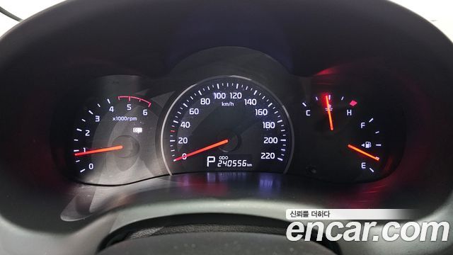 Kia Canival 2014 — photo 8