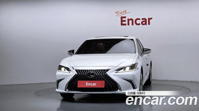 Lexus ES 2023 — photo 3
