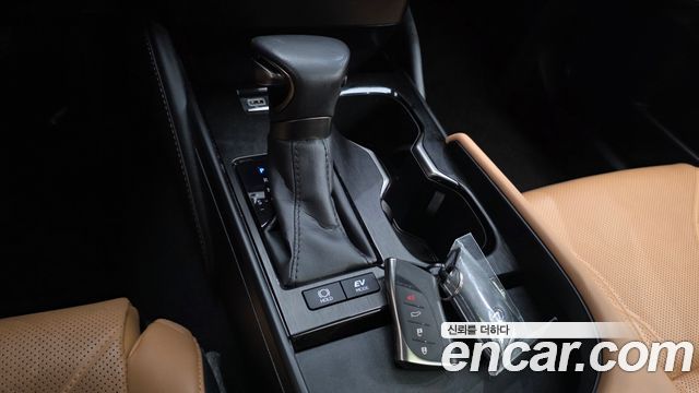 Lexus ES 2023 — photo 9