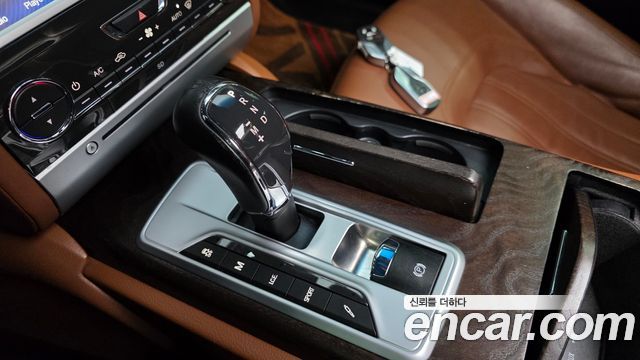 Maserati Quattroporte 2016 — photo 9
