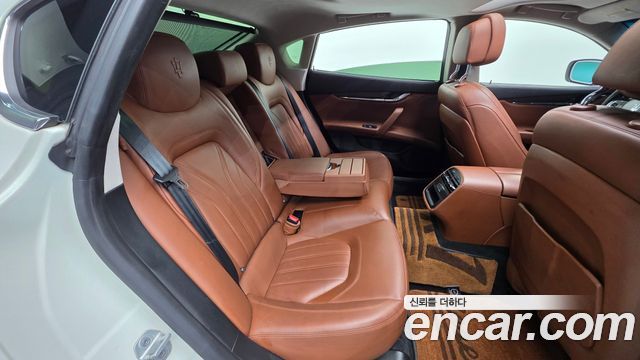 Maserati Quattroporte 2016 — photo 19