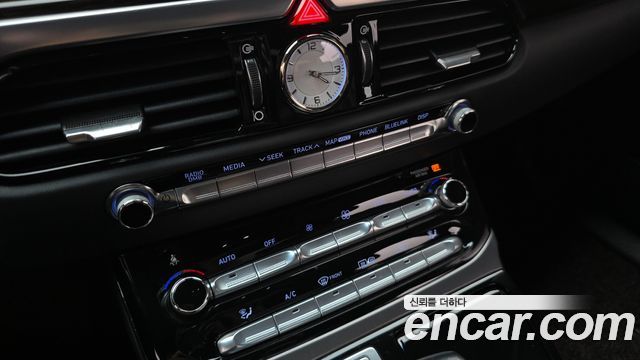 Genesis EQ900 2016 — photo 23