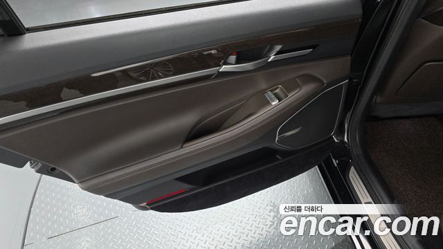 Genesis EQ900 2016 — photo 15