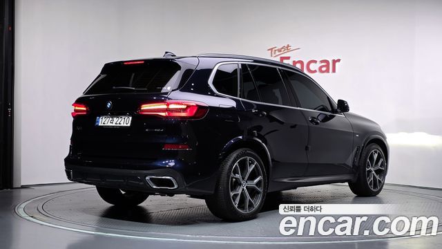 BMW X5 2021 — photo 2