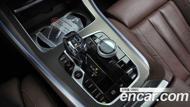 BMW X5 2021 — photo 12