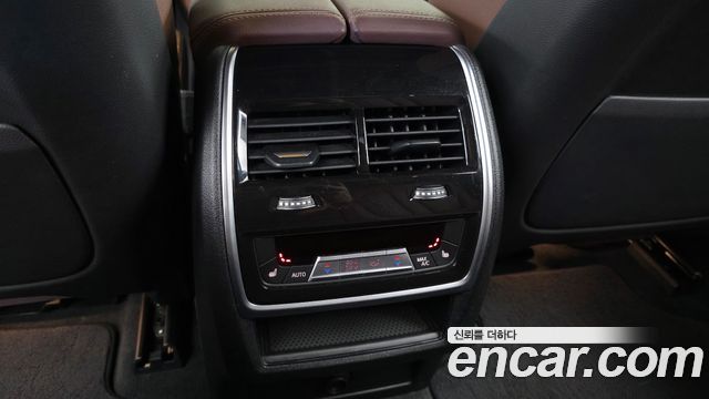BMW X5 2021 — photo 24