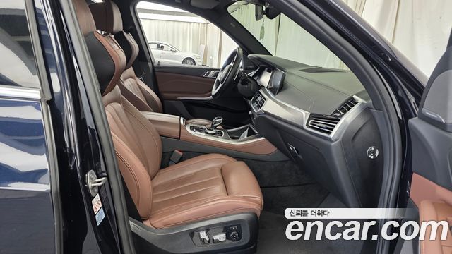 BMW X5 2021 — photo 16